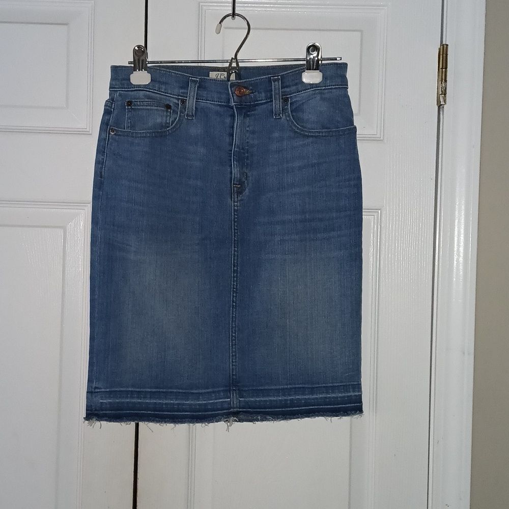 J. Crew  jean denim raw hem pencil skirt  Sz 27  NWOT western casual, honky tonk